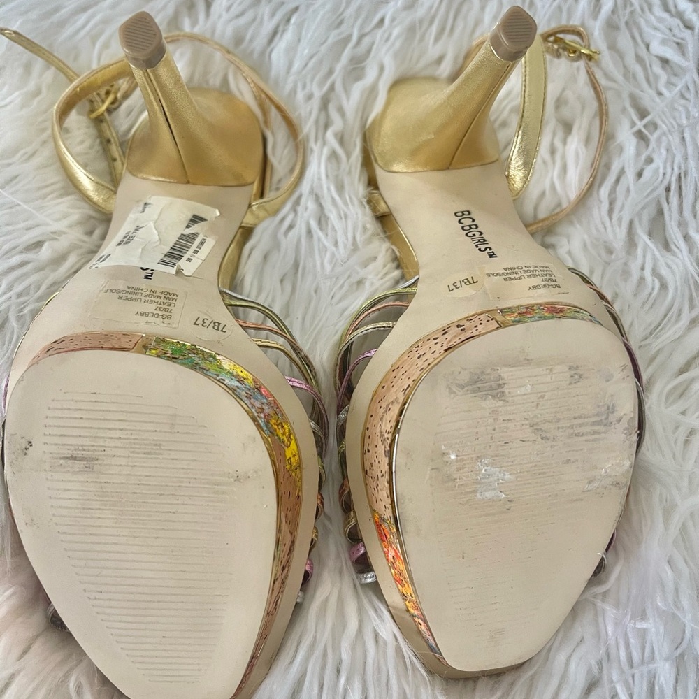 BCBGirls Gold Platform. - Picture 5 of 5